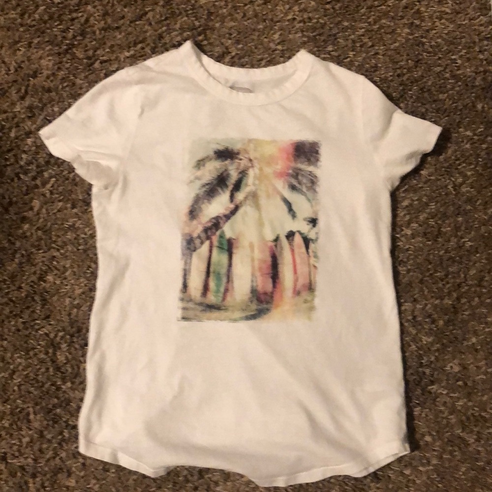 This is a fun Hawaii shirt